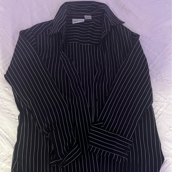 Woman’s Button Down - Picture 2 of 2